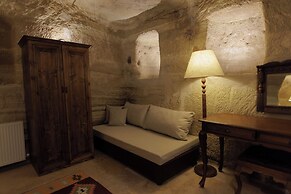 Memory Cave House