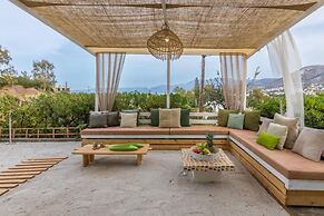 White Cycladic House With Jacuzzi