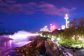 The Brock Niagara Falls Fallsview, Tapestry by Hilton