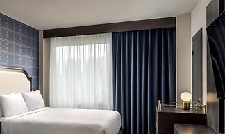 The Brock Niagara Falls Fallsview, Tapestry by Hilton