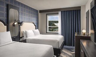 The Brock Niagara Falls Fallsview, Tapestry by Hilton