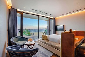 Beachfront Luxury Villa: Your Private Paradise