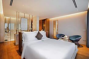 Beachfront Luxury Villa: Your Private Paradise