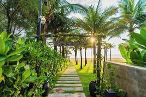 Beachfront Luxury Villa: Your Private Paradise