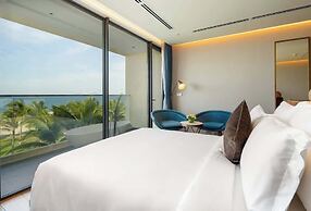 Beachfront Luxury Villa: Your Private Paradise