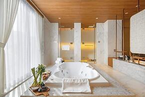 All Inclusive Luxury: Private Beachfront Paradise