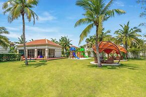 Luxe 3BR Villa: Pool, Breakfast & Housekeeping