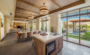 Luxe 3BR Villa: Pool, Breakfast & Housekeeping