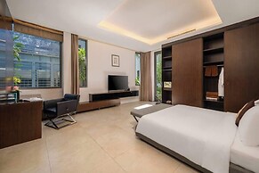 8BR Beachfront Eden: Luxury Events & Getaways