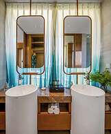 5BR Luxury Villa: Elite Services & Privacy