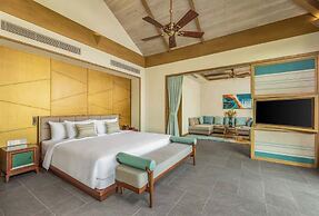 Beachside Villa: 2BR Private Pool & Breakfast