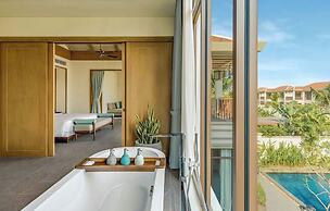 Beachside Villa: 2BR Private Pool & Breakfast