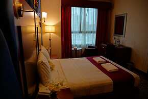 MRA GRAND HOTEL