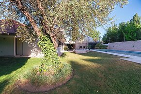 MOT Wine Country Mansion