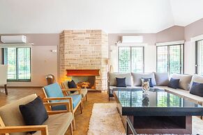 MOT Wine Country Mansion
