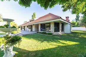 MOT Wine Country Mansion