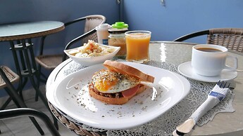 Park View Hostel & Suites