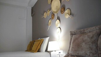 Park View Hostel & Suites