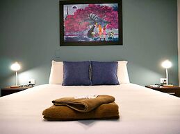 Park View Hostel & Suites