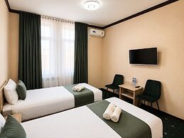 BOSTON HOTEL