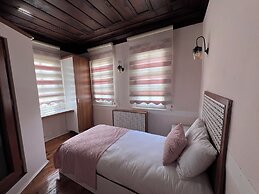 Demiröz Konak Otel