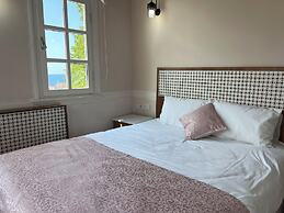 Demiröz Konak Otel