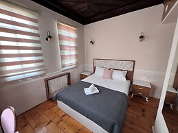 Demiröz Konak Otel