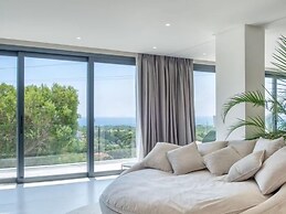 Sunrise Villa Marbella by Lodgerstrip