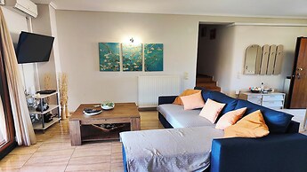 Villa Traditional Estate Heated Pool