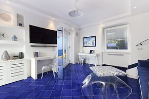 Villa Blue Skyline