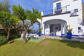 Villa Blue Skyline