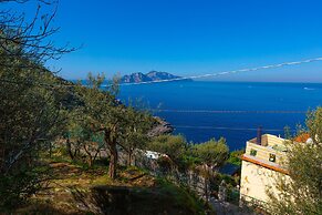 Villa Blue Skyline