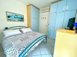 Gorgeous Cottage in Porto Santa for 4
