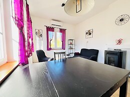 Maison proche rivière avec jardin