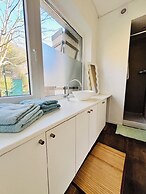 Maison proche rivière avec jardin