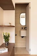 Elegant Apartment - AC- 2br-6p- Madeleine