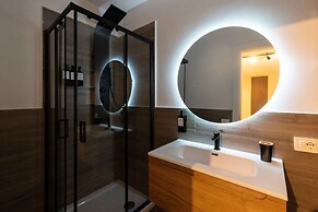 Urban Chic Luxury Suite Apartments