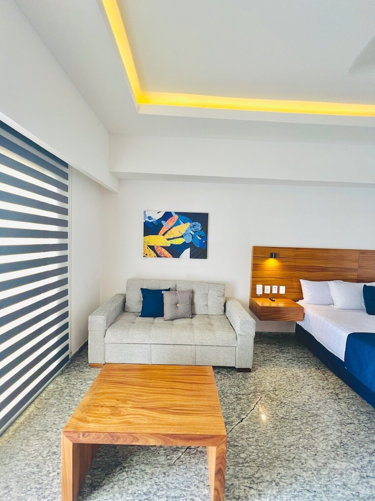 Los Picos Hotel & Suites Bucerias