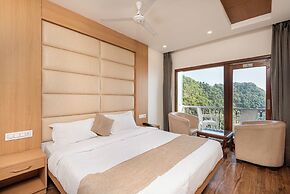 Shining hills by Lawrence Hotels