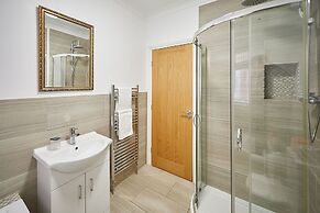 Host Stay Wardman Crescent