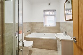 Host Stay Wardman Crescent