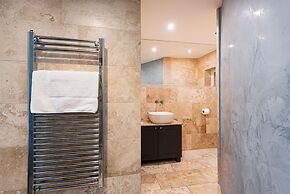 Independence Olive- 1 Bedroom - Square SEA View
