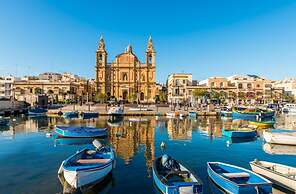 Luxury 2BR Valletta Apartment - Square Sea View