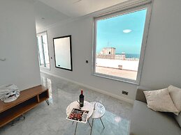 Panoramic SEA View Penthouse With Terrace Grill