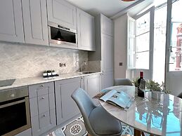 Local Living 2BR 2BA With Patio - Duplex Apartment
