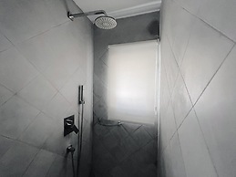 Spacious 1BR Apartment on Charming Street