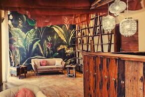 Clove Island Essence & Spa Boutique
