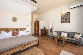 Clove Island Essence & Spa Boutique