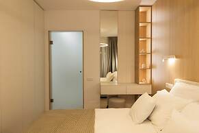 Royalton Suites