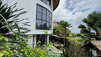 Hillstone Luxury Village